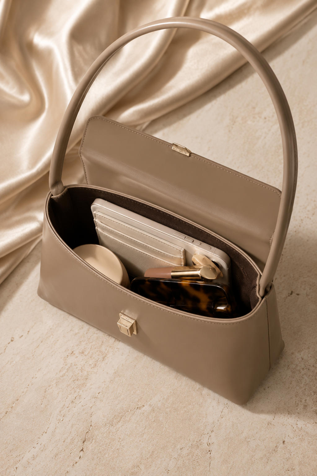 The Élodie Shoulder Bag